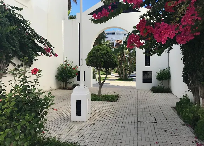 Well-Located 3Bdr Apartment In Fuengirola